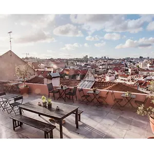 this-is-lisbon-hostel.hotels-lisbon-portugal.com/
